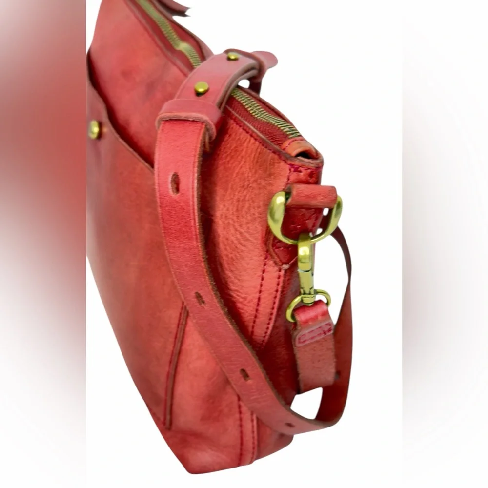 Madewell The Transport Crossbody Strap in Red Leather Front Pocket Bag